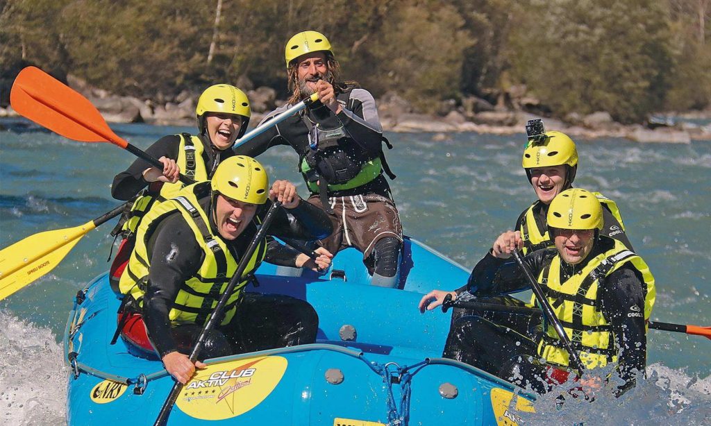 Aufregende Rafting Tour auf der Isel nahe Lienz in Osttirol.