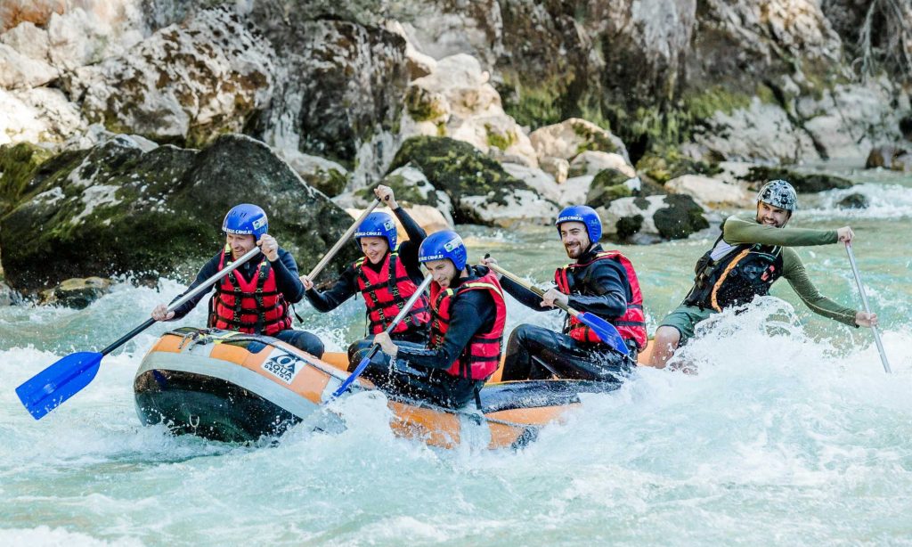 Eine Rafting Tour mit Freunden in Salzburg.