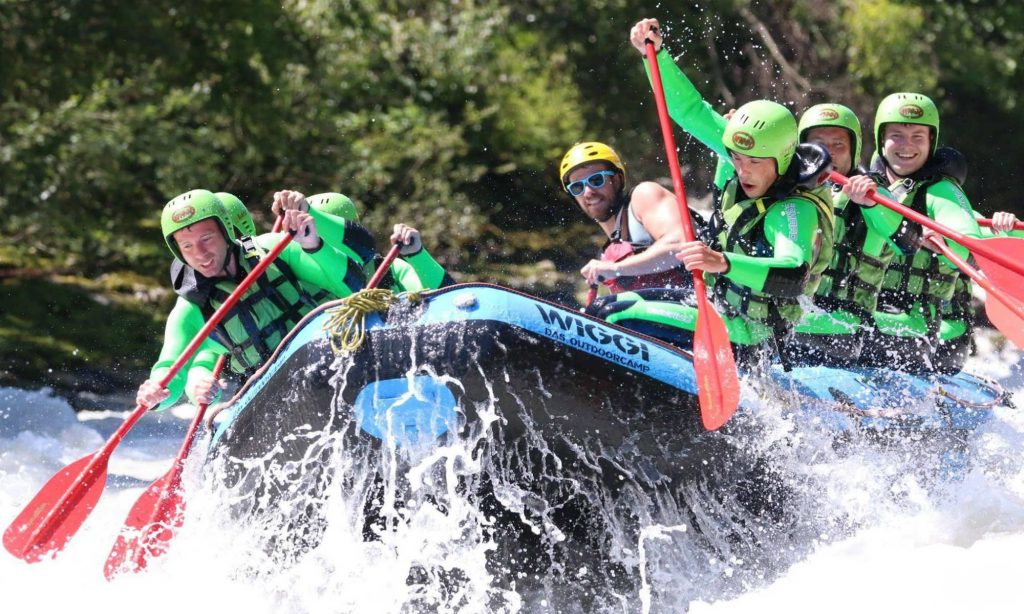 Actionreiche Rafting Tour auf der Ötztaler Ache in Tirol.