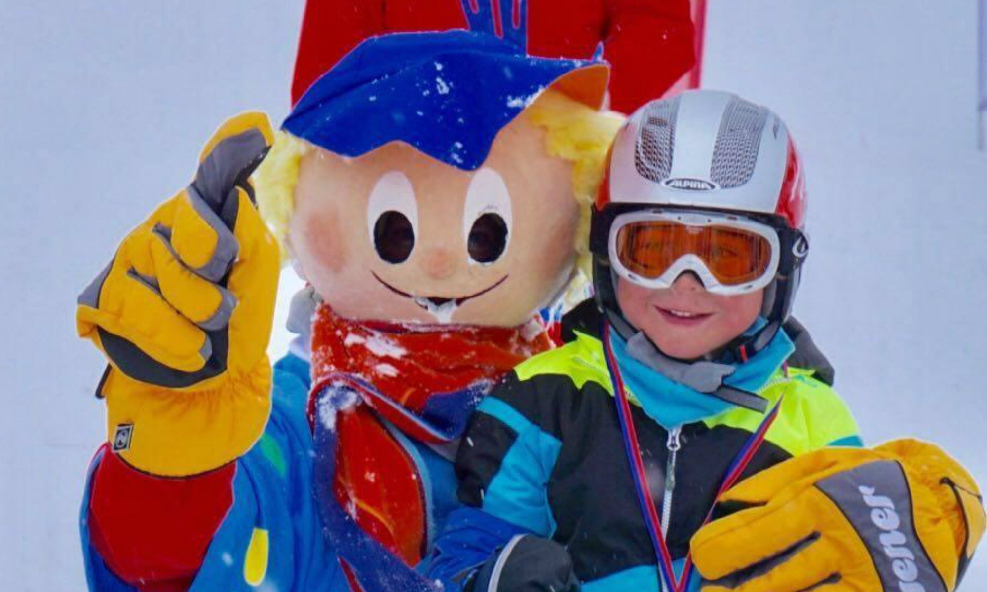 Das Maskottchen Snuki sorgt im Kinderland in Bayrischzell immer für Spaß.