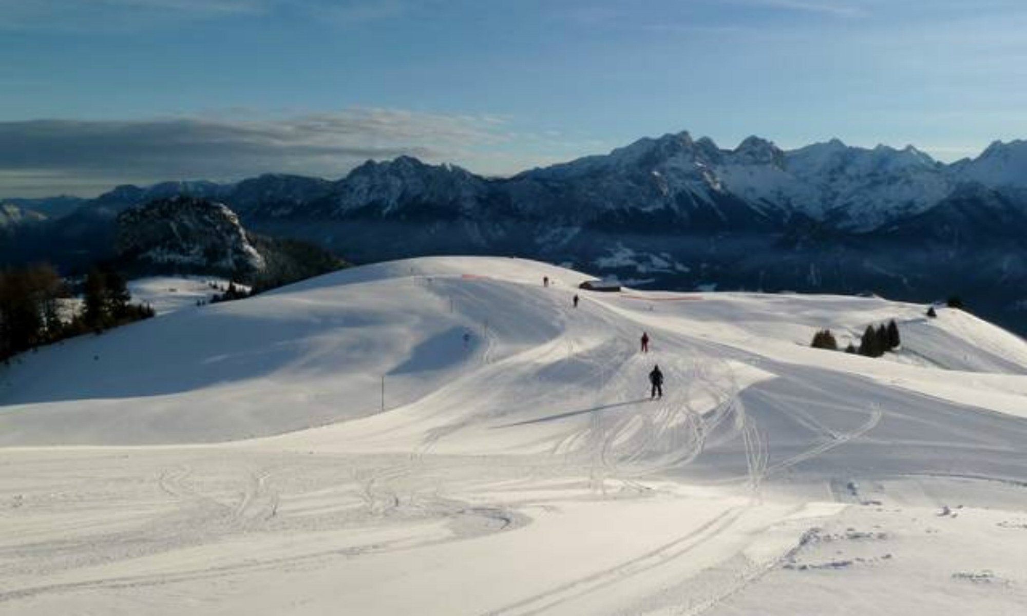 Bergpanorama in Lofer von der Schwarzeck Skipiste aus.