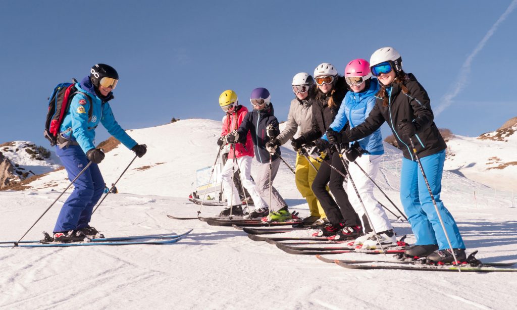 5 Reasons To Book Your Ski Lessons In October