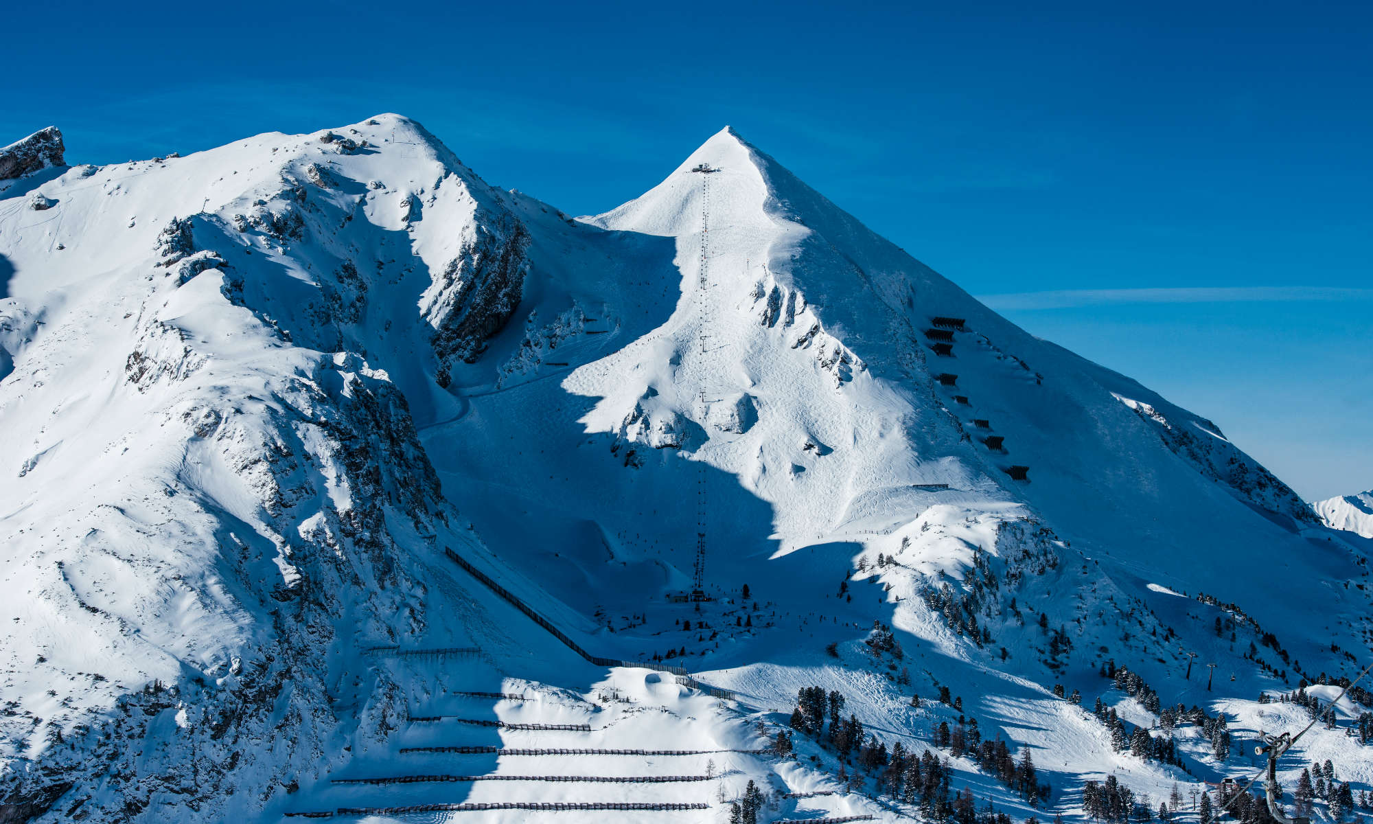 Blick auf die berühmte Abfahrt Gamsleiten 2 in Obertauern.