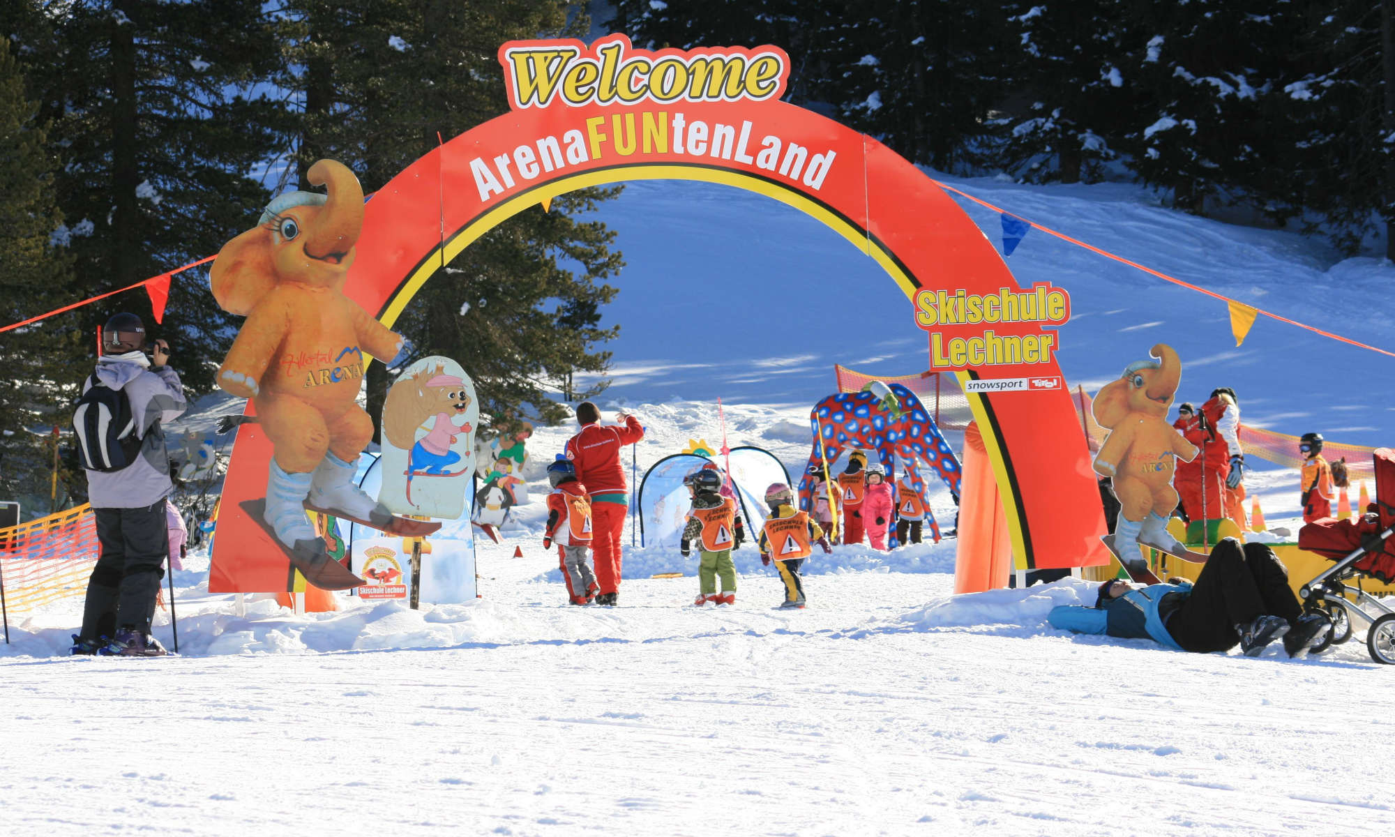 Children are having a great time in the Kinderland FUNtenLand in Zell am Ziller.
