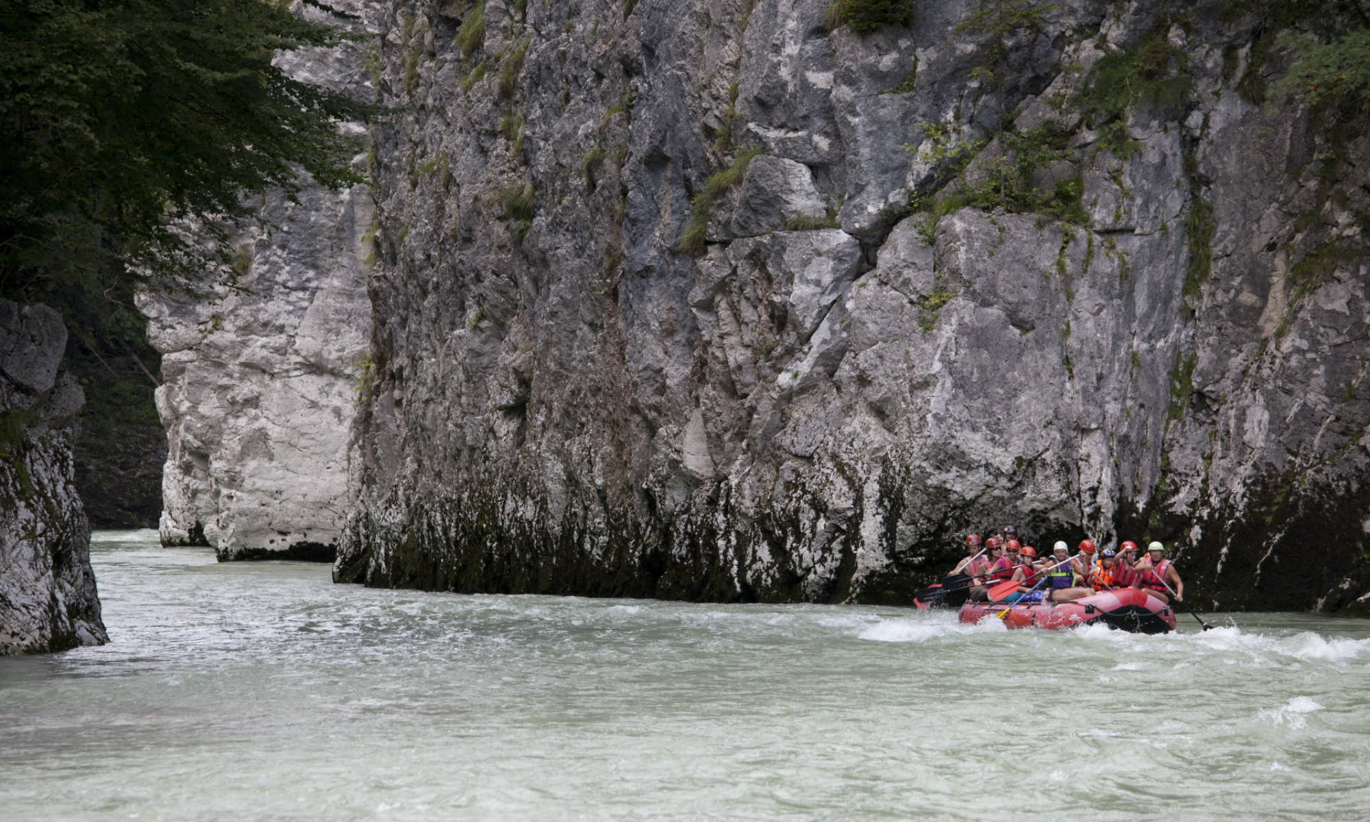 Une excursion de rafting dans une gorge du Kaiserwinkl tyrolien.