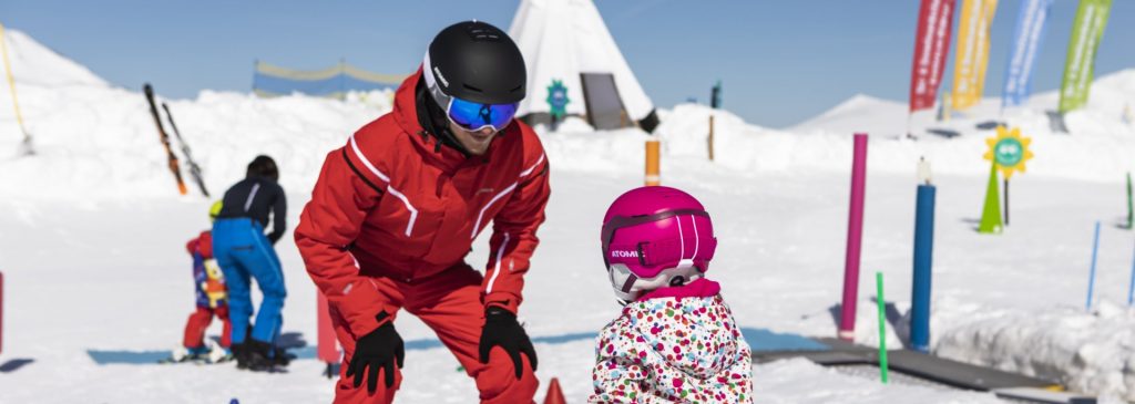 Wie Kinder Skifahren lernen: Die 6 besten Tipps