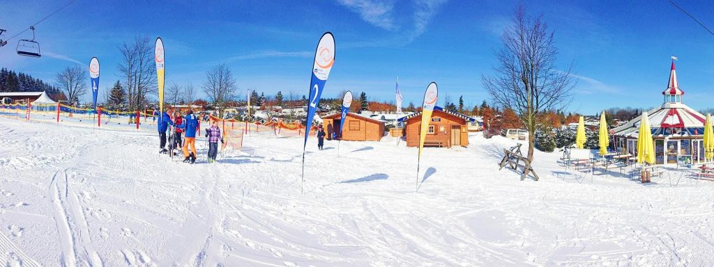 Skiërs zijn blij met het adembenemende panorama dat ze kunnen bewonderen als ze leren skiën in Winterberg.