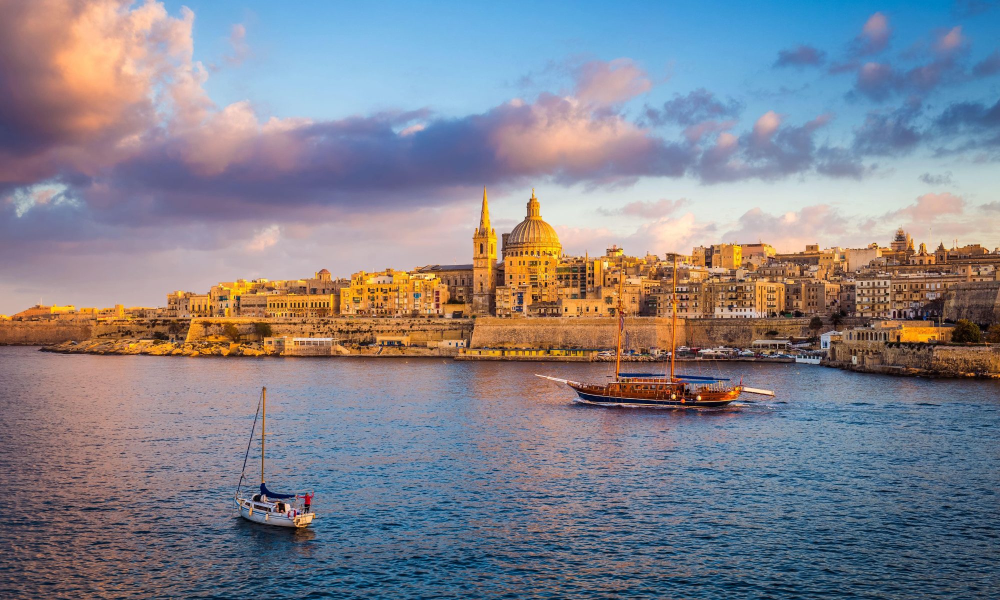 Blick vom Meer auf Malta.