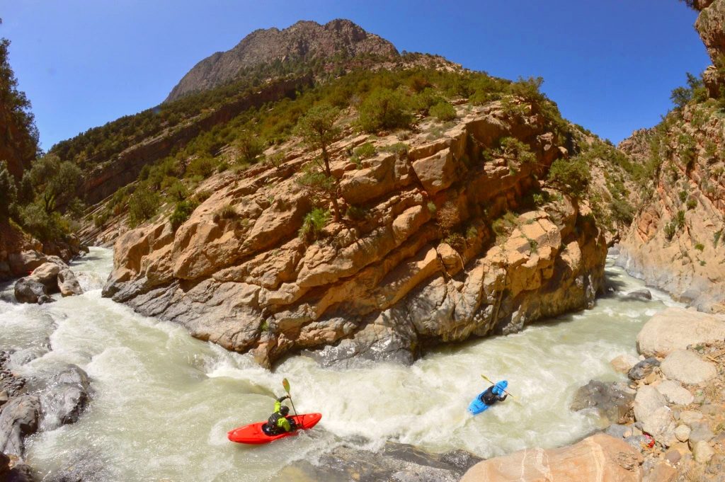 Statt einer Raftingtour auf dem Gállego, haben sich zwei für eine Kanu-Raftingtour entschieden.