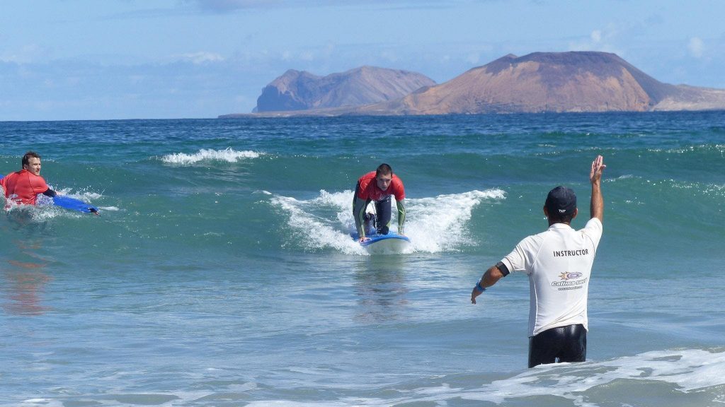 Your first surfing lesson in Spain: everything you need to know ...