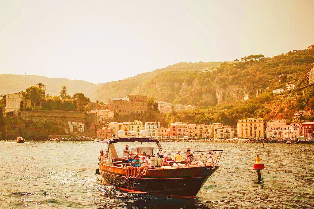 Eine Bootstour in Sorrent auf dem Weg nach Capri.