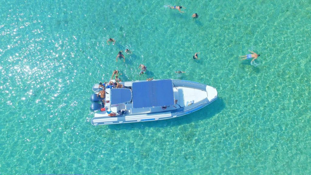 A panoramic view of the sea at Punta Prosciutto, perfect for snorkeling.