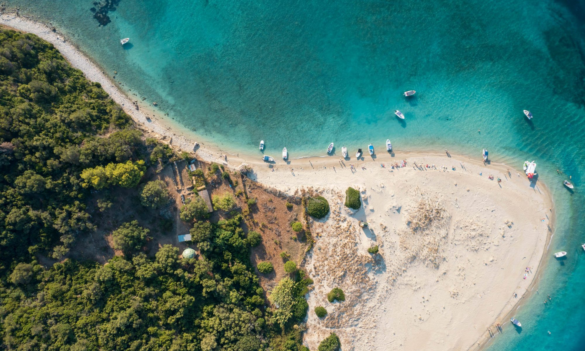 Image of a beautiful beach in Zakynthos, Greece.