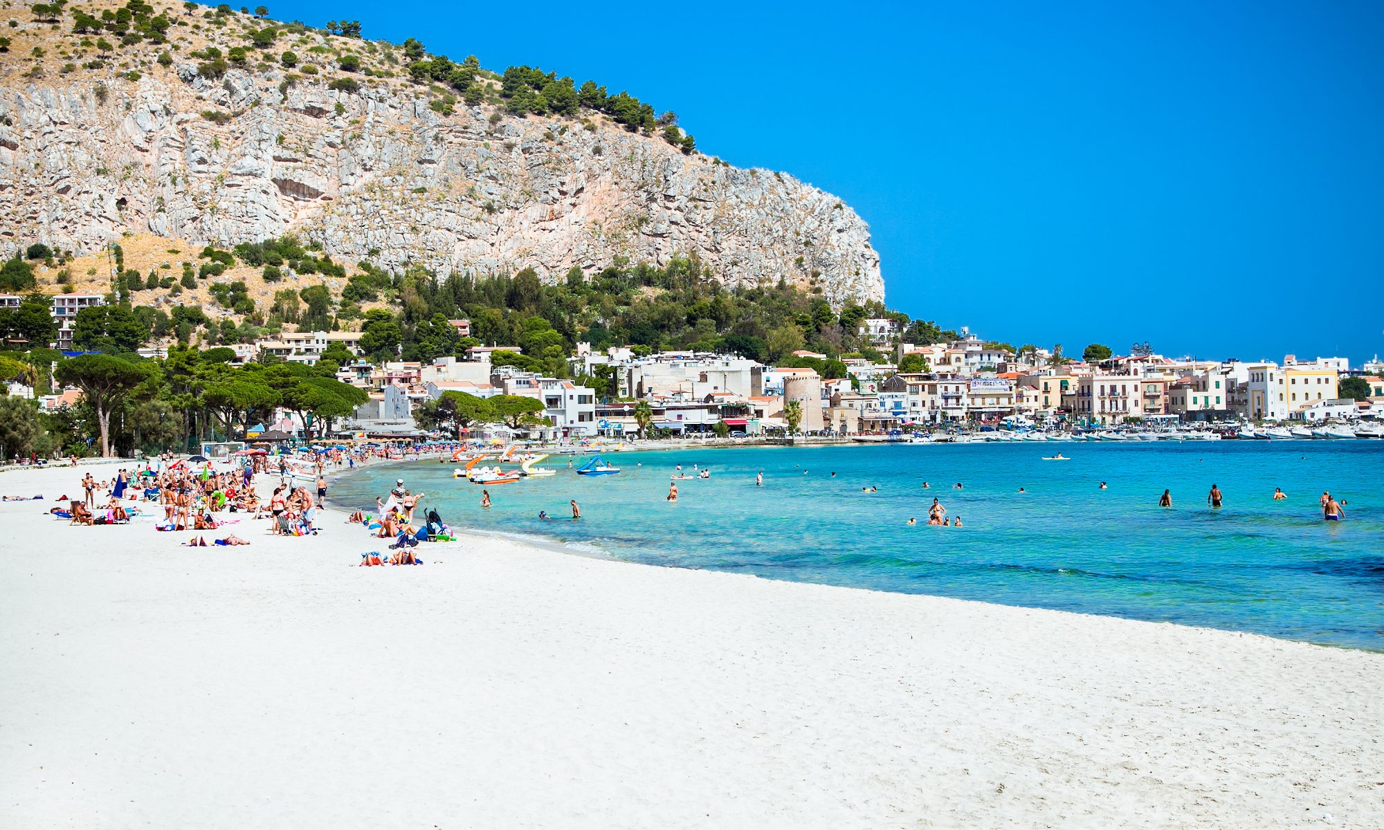 View of Mondello Beach, which you can visit on the itinerary described in the blog article.