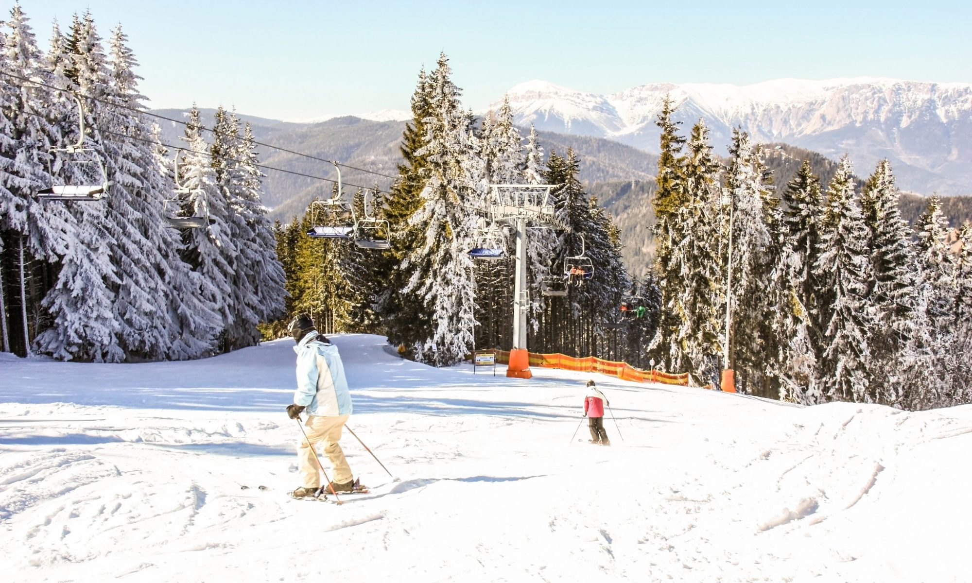Skifahrer auf den Pisten in Semmering, nahe Wien.